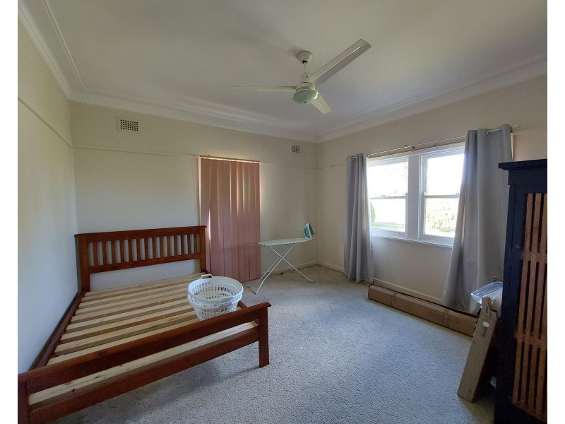 27 Wynter Street, Taree NSW 2430