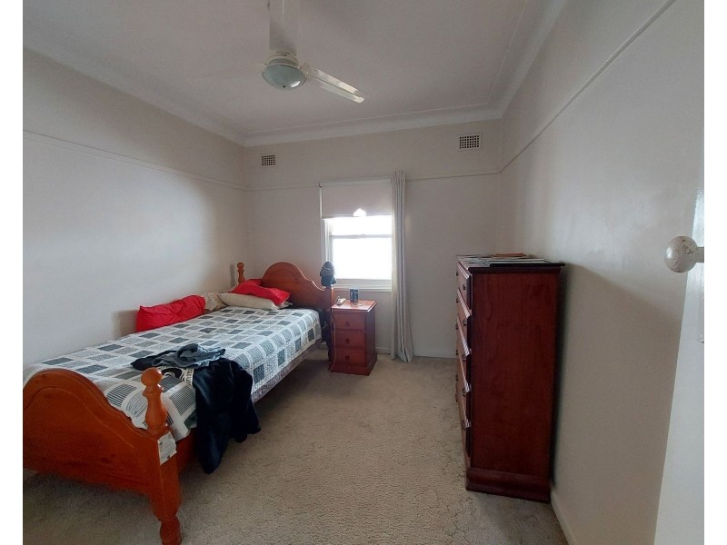 27 Wynter Street, Taree NSW 2430