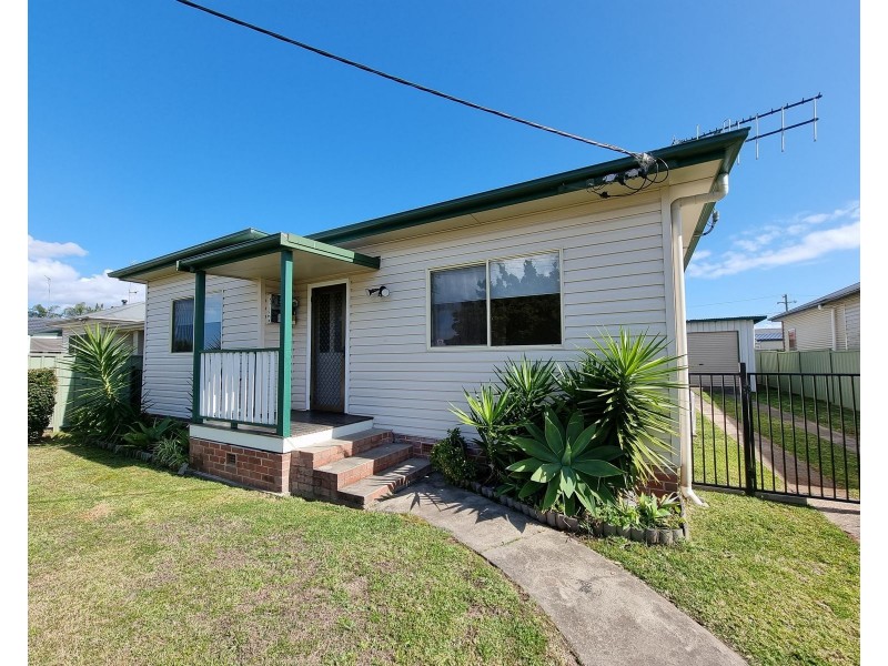 81 Edinburgh Drive, Taree NSW 2430