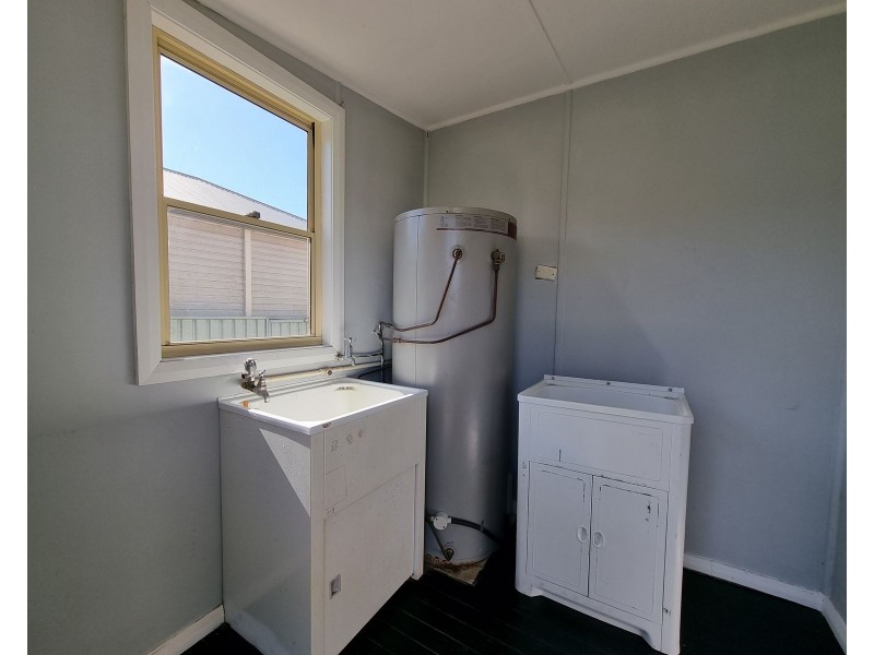 81 Edinburgh Drive, Taree NSW 2430