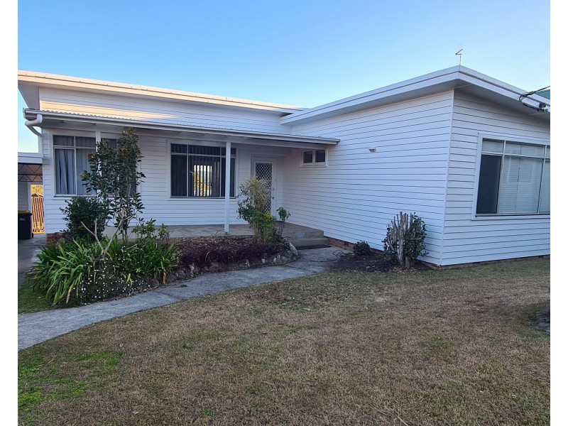 4 Ritchie Crescent, Taree NSW 2430