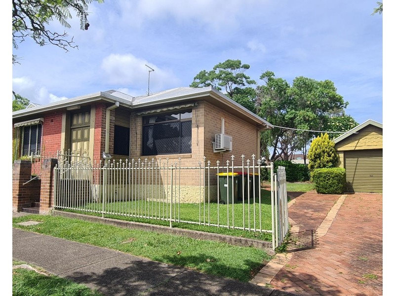 22 Macquarie Street, Taree NSW 2430