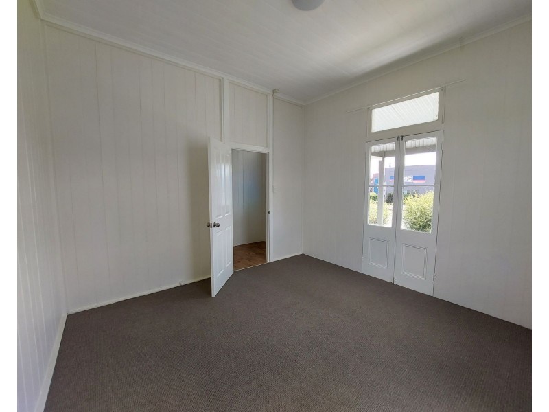 6 Commerce Street, Taree NSW 2430