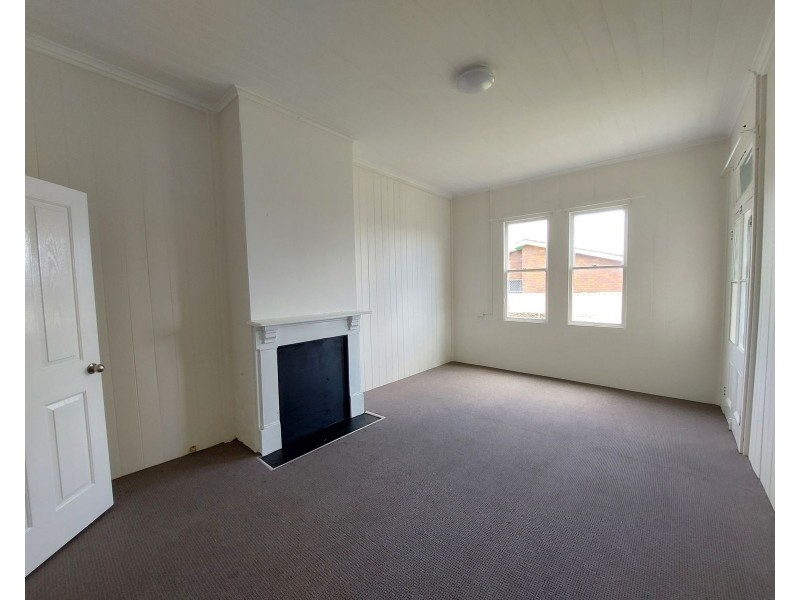 6 Commerce Street, Taree NSW 2430