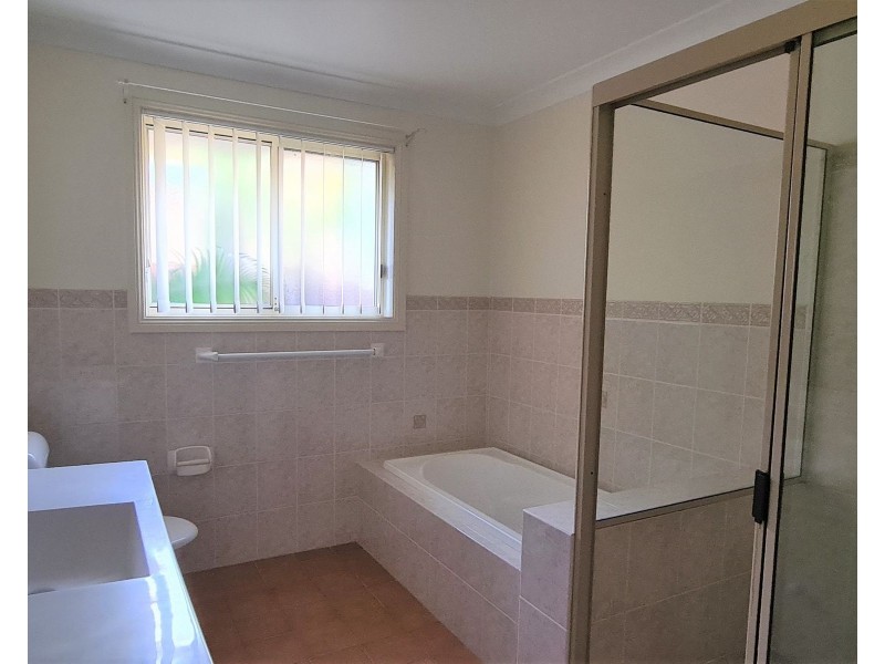 50 Lawson Crescent, Taree NSW 2430