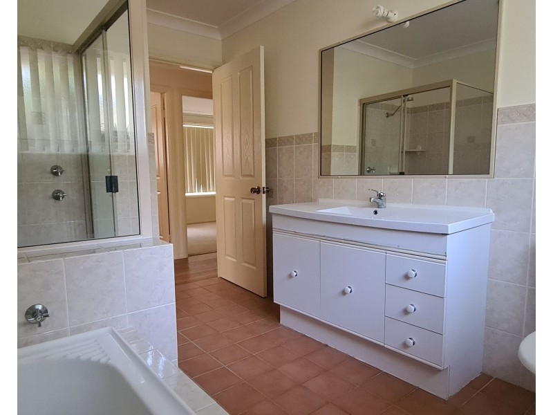 50 Lawson Crescent, Taree NSW 2430