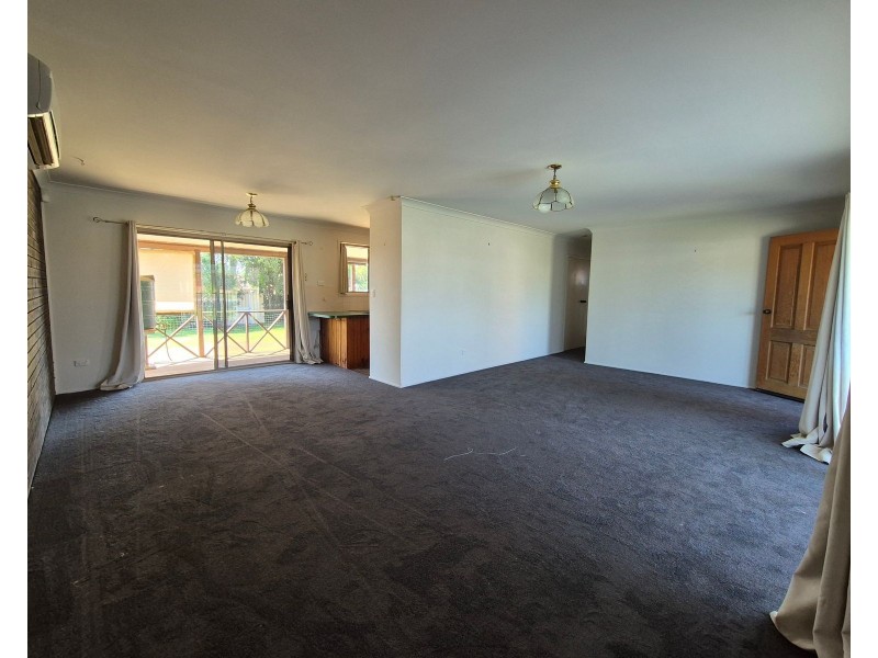 24 Hickory Crescent, Taree NSW 2430