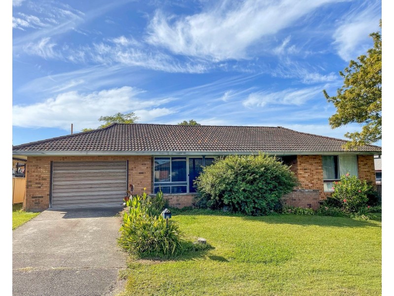 11 Wootton Crescent, Taree NSW 2430