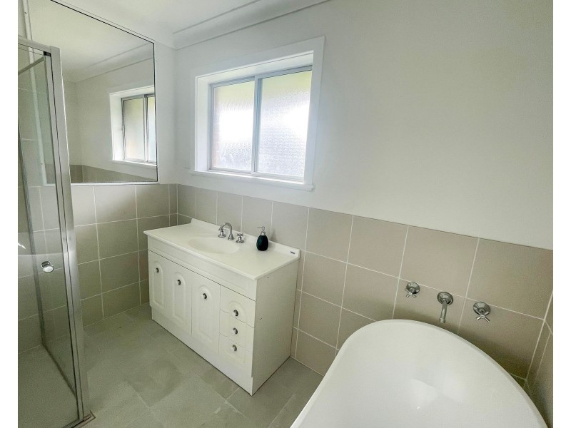 11 Wootton Crescent, Taree NSW 2430