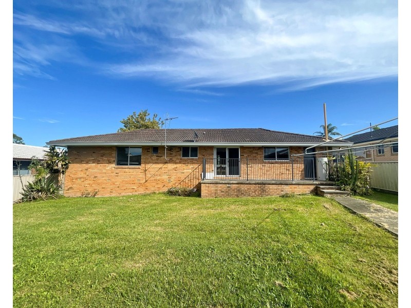 11 Wootton Crescent, Taree NSW 2430