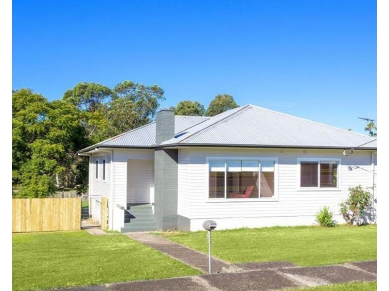 24 Robertson Street, Taree NSW 2430