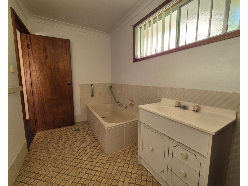 2/18 Pettitt Avenue, Taree NSW 2430