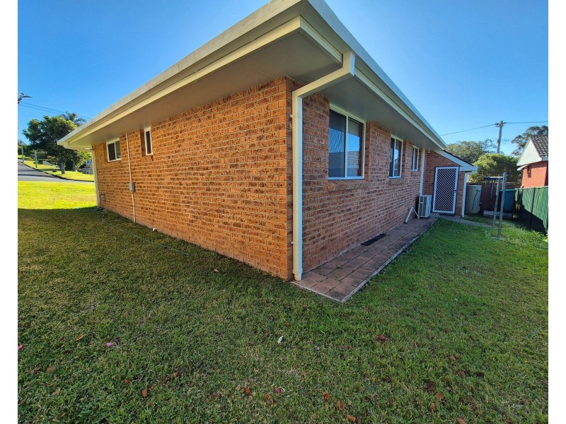 2/18 Pettitt Avenue, Taree NSW 2430
