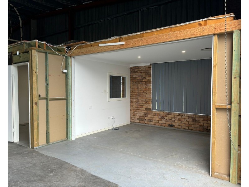 Bay 1/1a Coolabah Drive, Taree NSW 2430