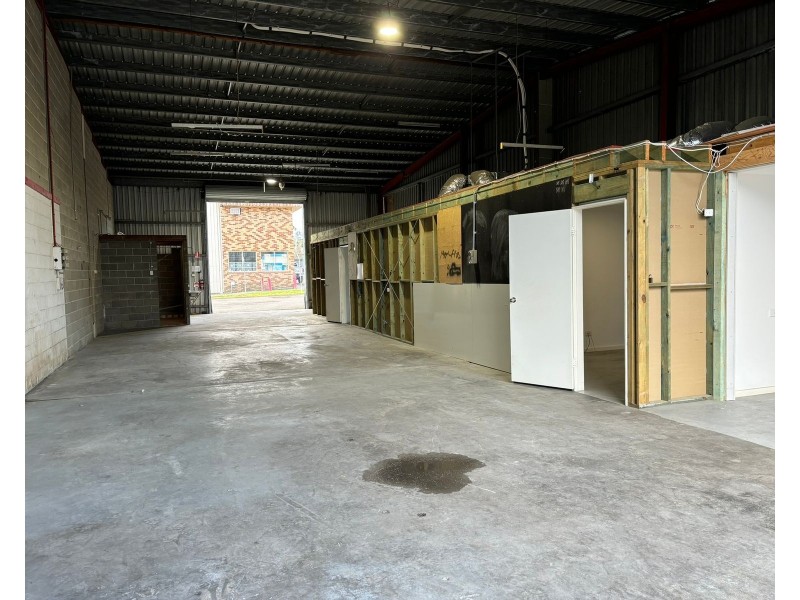Bay 1/1a Coolabah Drive, Taree NSW 2430