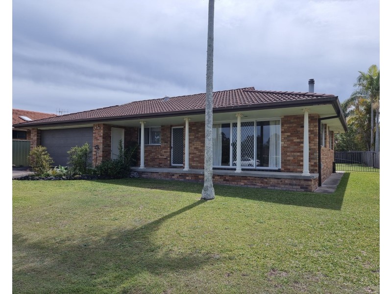 13 Bushland Drive, Taree NSW 2430
