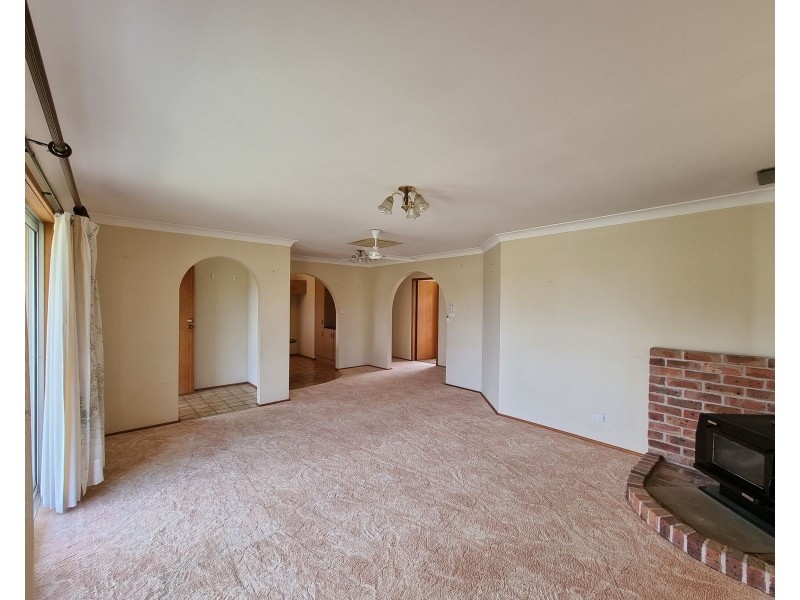 13 Bushland Drive, Taree NSW 2430