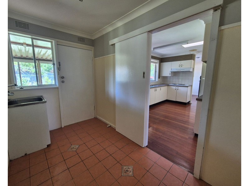 6 Dugdale Avenue, Taree NSW 2430