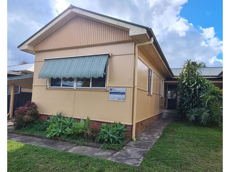 2/27 Railway Parade, Taree NSW 2430