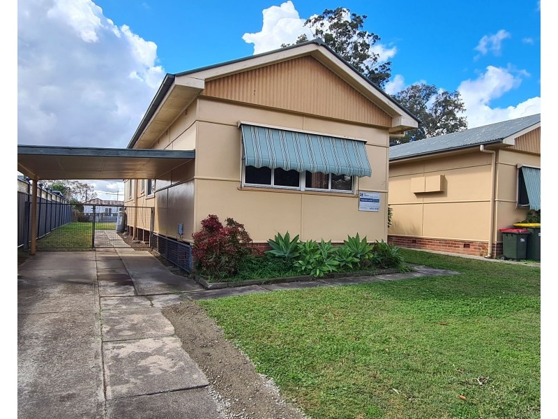 2/27 Railway Parade, Taree NSW 2430
