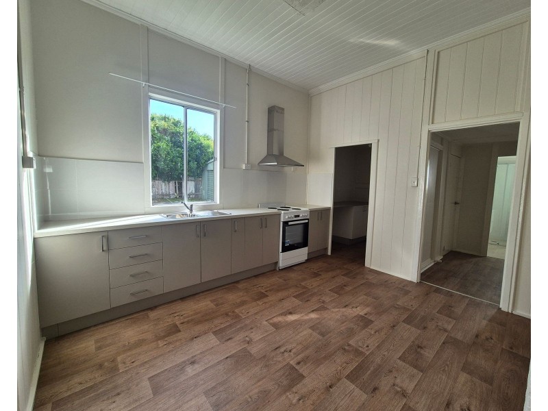 4 Commerce Street, Taree NSW 2430