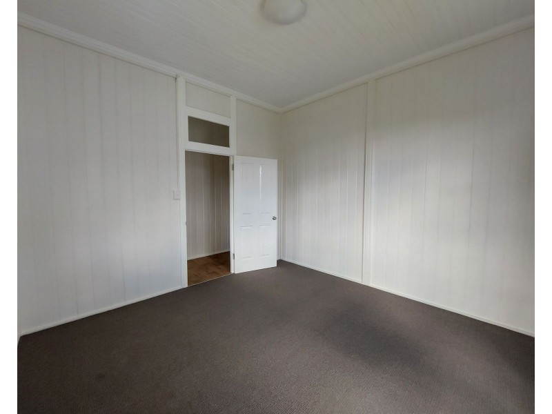 4 Commerce Street, Taree NSW 2430