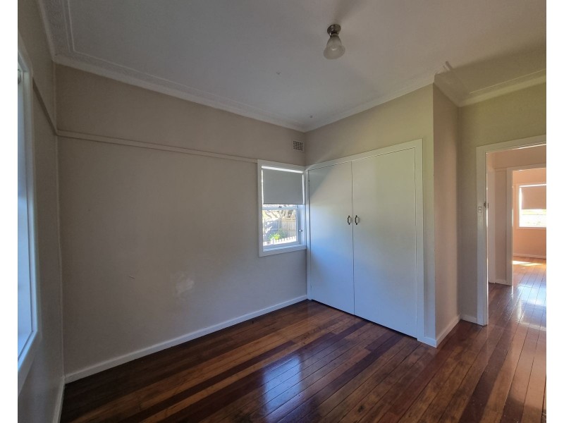 24 Robertson Street, Taree NSW 2430