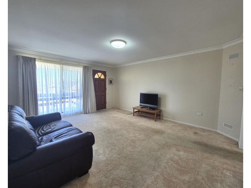 1/2 Lilac Close, Taree NSW 2430