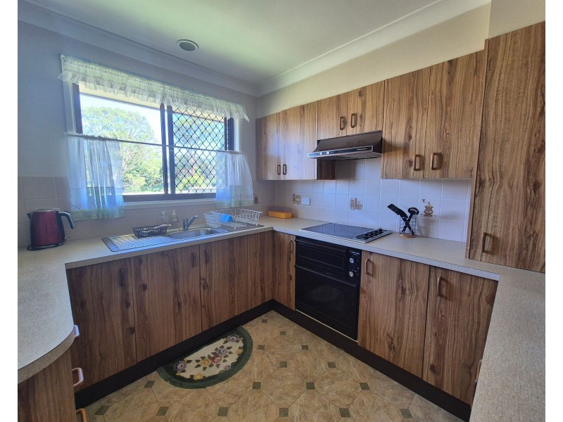 1/2 Lilac Close, Taree NSW 2430