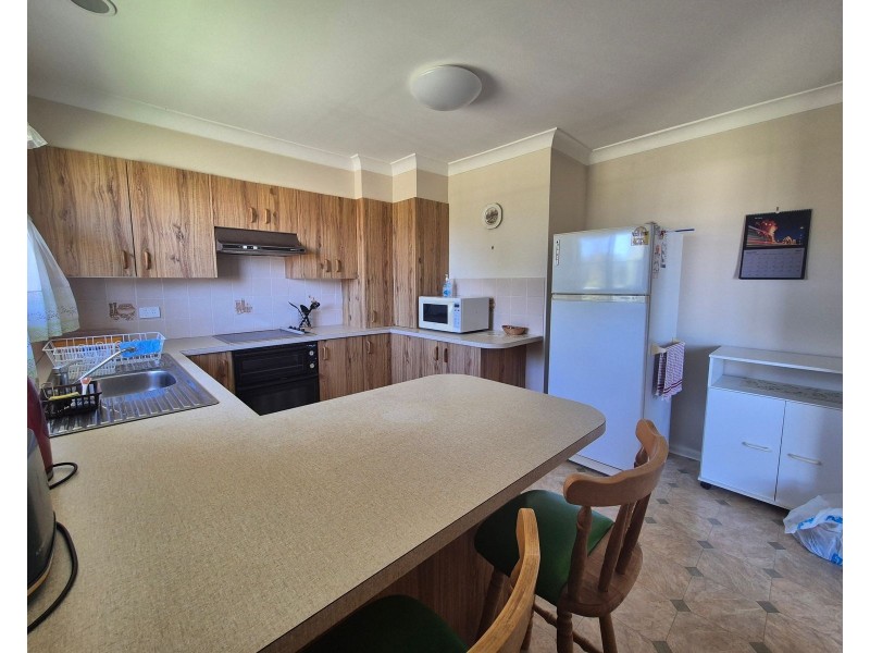 1/2 Lilac Close, Taree NSW 2430