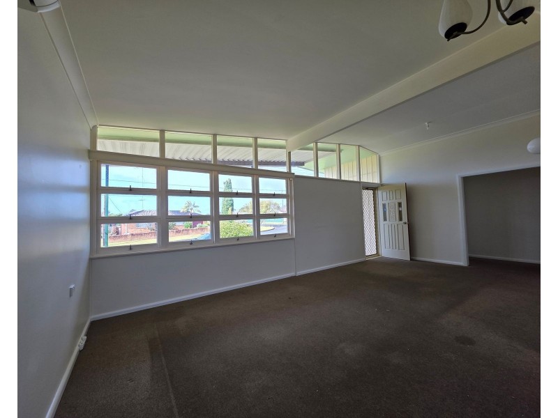 24 Kanangra Drive, Taree NSW 2430