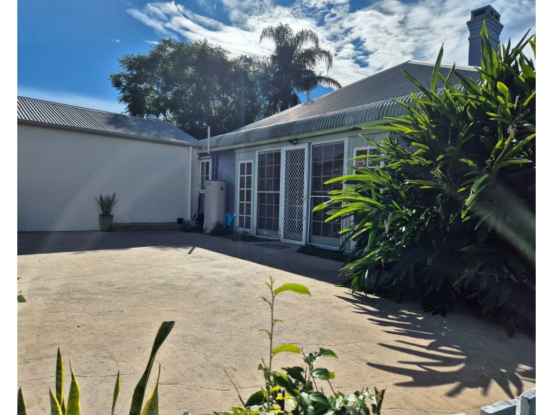 2a Commerce Street, Taree NSW 2430