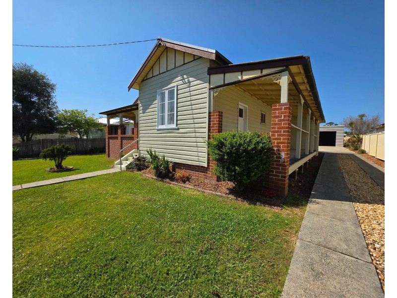 18 Beeton Parade, Taree NSW 2430
