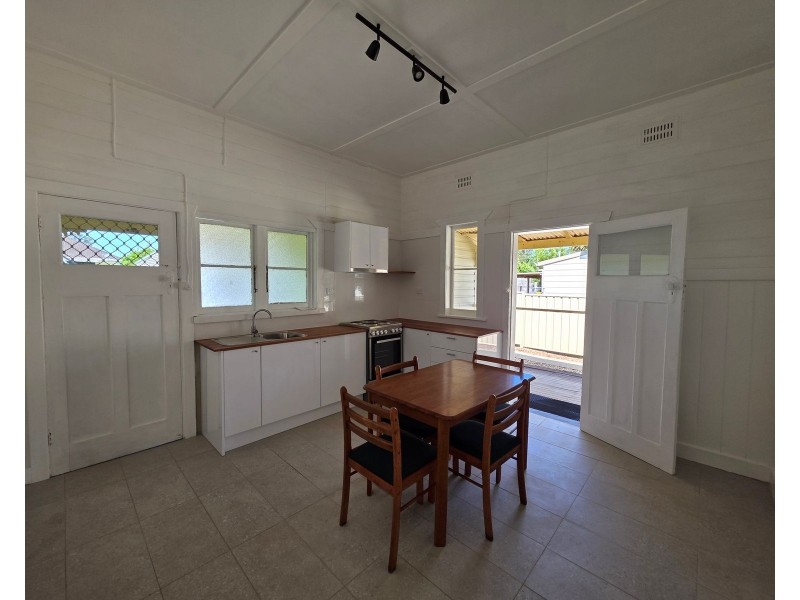 18 Beeton Parade, Taree NSW 2430