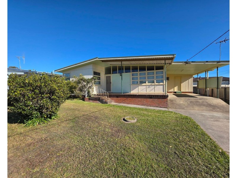 24 Kanangra Drive,, Taree NSW 2430