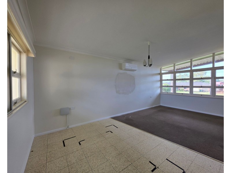 24 Kanangra Drive,, Taree NSW 2430