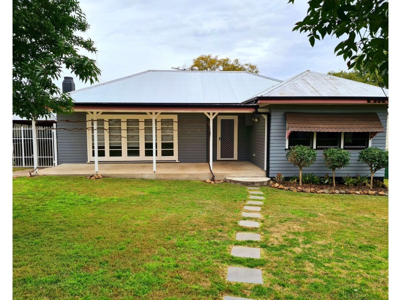 22 Edinburgh Drive, Taree NSW 2430