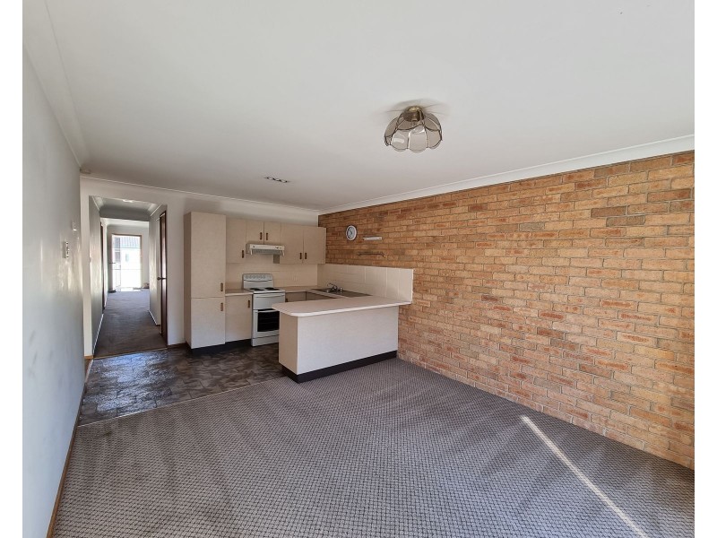 2/129 Edinburgh Drive, Taree NSW 2430