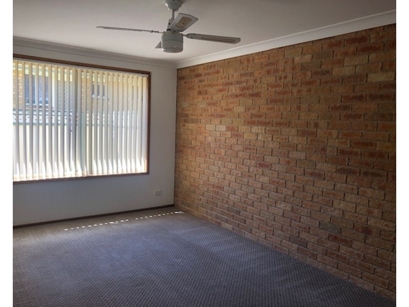 2/129 Edinburgh Drive, Taree NSW 2430