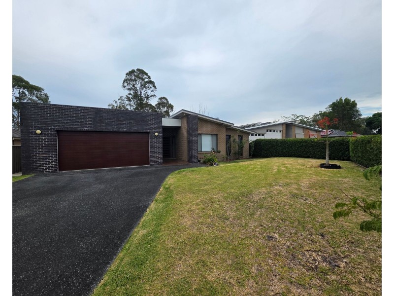 18 John Armstrong Close, Taree NSW 2430