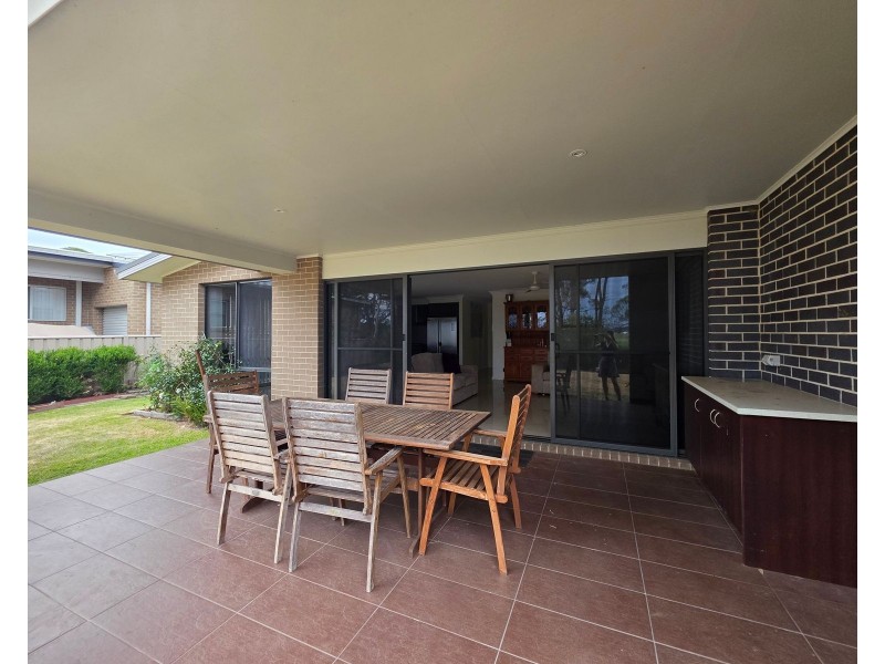 18 John Armstrong Close, Taree NSW 2430