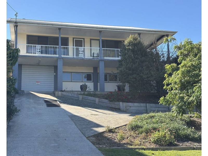 11 West End Avenue, Taree NSW 2430