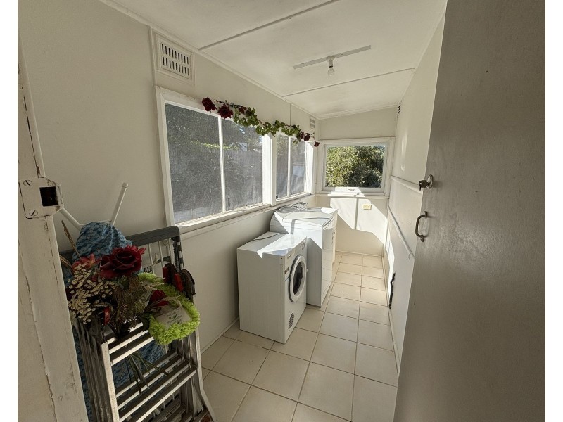 11 West End Avenue, Taree NSW 2430