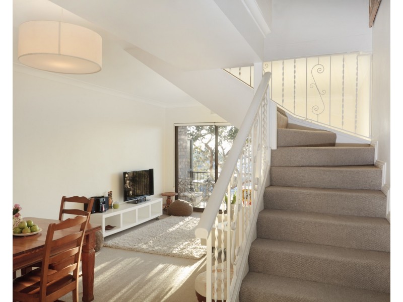 8/10 Kitchener Parade, The Hill NSW 2300