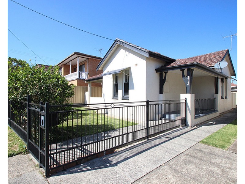 213 Denison Street, Broadmeadow NSW 2292