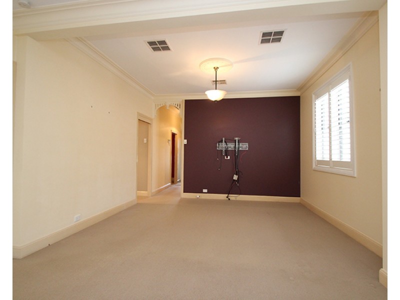 4 Bourke Street, Adamstown NSW 2289