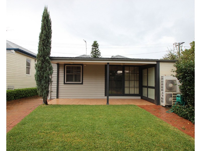 4 Bourke Street, Adamstown NSW 2289
