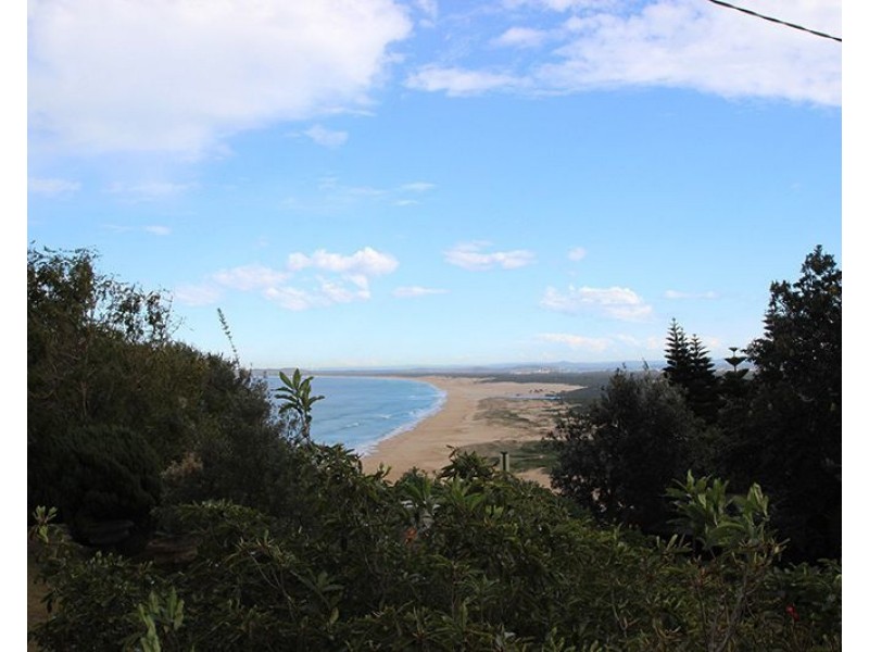 17 Bennett Street, Redhead NSW 2290