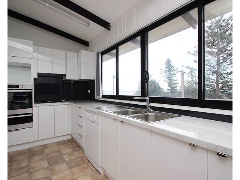 17 Bennett Street, Redhead NSW 2290