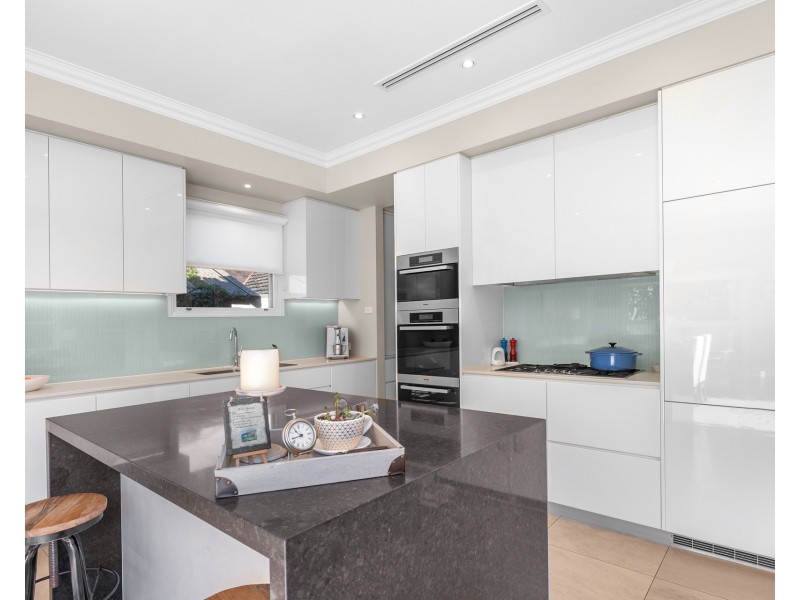 33 Wrightson Avenue, Bar Beach NSW 2300